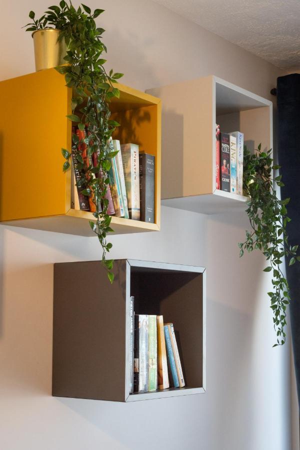 Light House - Seafront Cosy Studio With Library Paphos Exterior foto